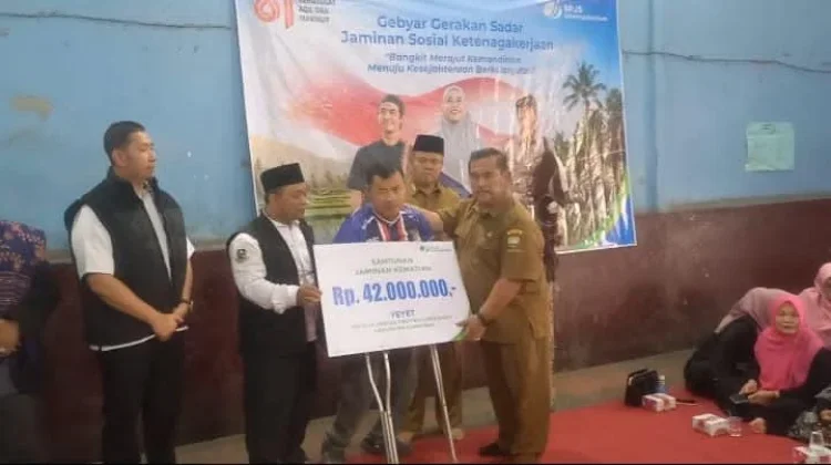 Sebanyak 200 Pekerja Rentan Jatimukti Dapat Perlindungan BPJS Ketenagakerjaan