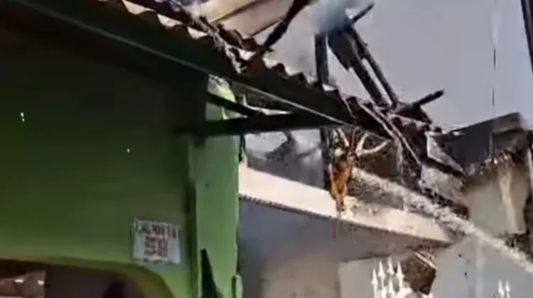 Diduga Akibat Korsleting Listrik, Tiga Rumah di Sekeloa Terbakar