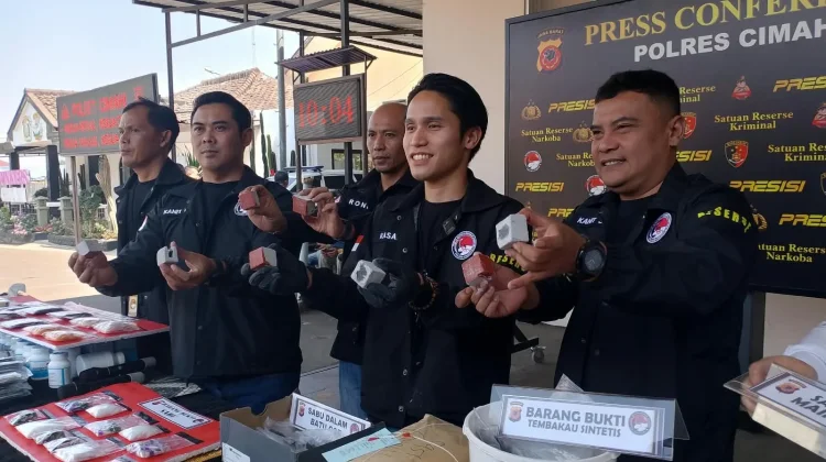 Polres Cimahi Ungkap Modus Sabu dalam Batu Cor Semen, Pelaku Ditangkap