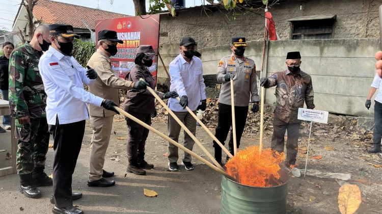 Polres Cimahi Musnahkan Narkoba jenis Sabu dan Ganja hingga 653 Ribu Obat Keras