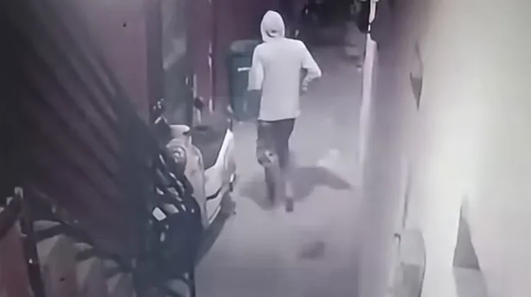 Terekam CCTV! Aksi Curanmor Gasak Dua Motor Warga di Ujungberung