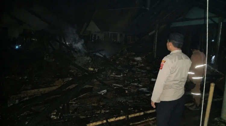 Tabung Gas Bocor Rumah Warga Hangus Terbakar