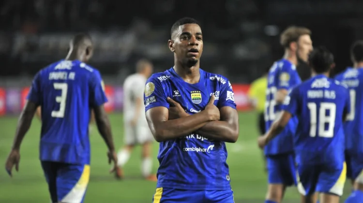 Barros Bahagia Bawa Persib Raih Tiga Poin Perdana