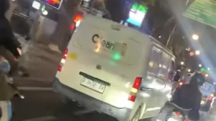 Bukan Tabrak Lari, Ini Penjelasan Soal Kejar-Kejaran Mobil Van dan Motor di Bandung