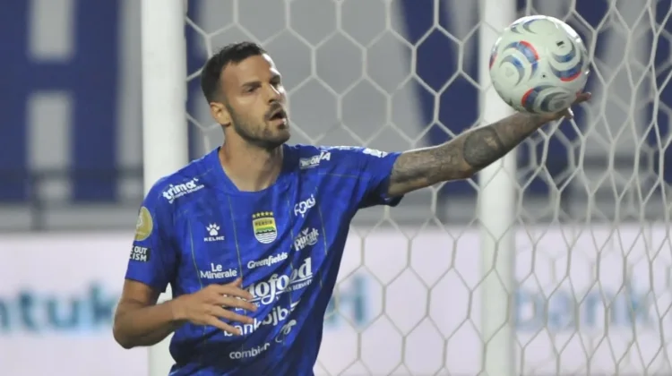 Matricardi Apresiasi Bobotoh usai Persib Tekuk PSM 3-1