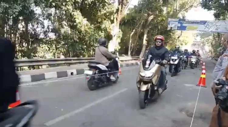 Jembatan Pemkot Cimahi Kembali Dibuka, Motor Bisa Melintas Dua Arah