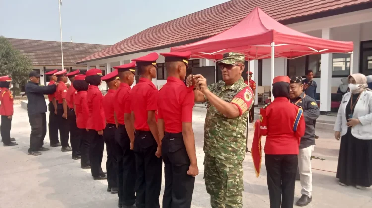 Bekali Disiplin dan Mental, Danramil 0511, Lantik Taruna-taruni SMKN 1 Compreng