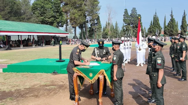 Prajurit Baru TNI AD Resmi Sandang Pangkat Prada, Pangdam Siliwangi Beri Pesan