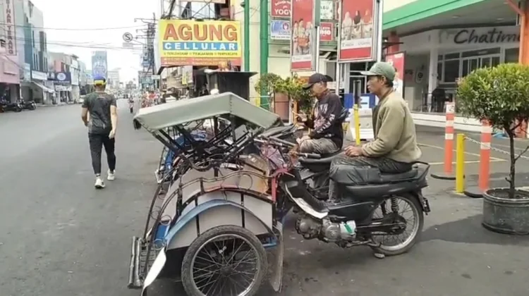 Penyaluran Becak Listrik di Kota Tasikmalaya Dikeluhkan Sejumlah Penarik Becak