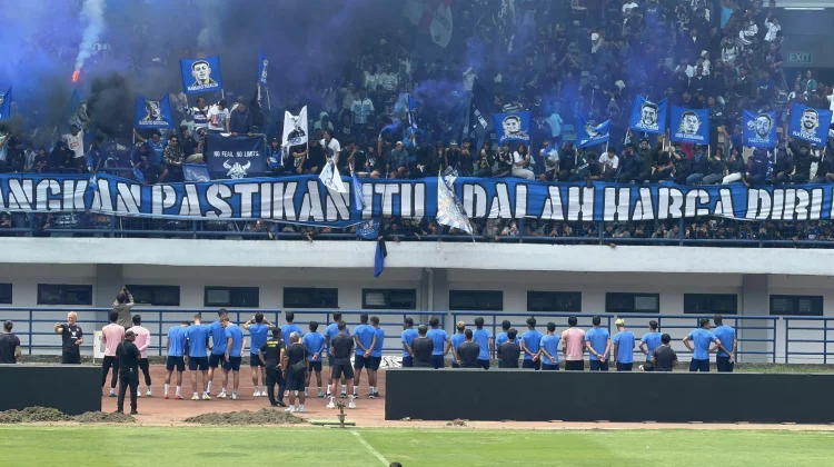Ribuan Bobotoh Penuhi GBLA, Suntik Semangat Persib jelang Persija