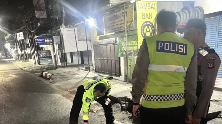 Kecelakaan Tunggal, Pengendara Motor Tewas Tabrak Trotoar di AH Nasution Bandung
