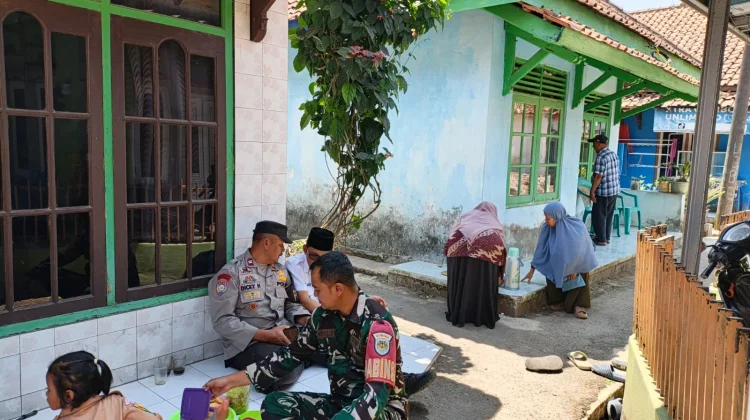 Cegah Kenakalan Remaja, Babinsa Koramil Jalancagak Gelar Komsos di Desa Tambakan