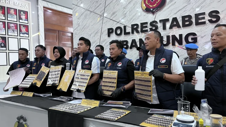 Polisi Berhasil Ungkap Produksi Liquid Vape Narkotika di Bandung
