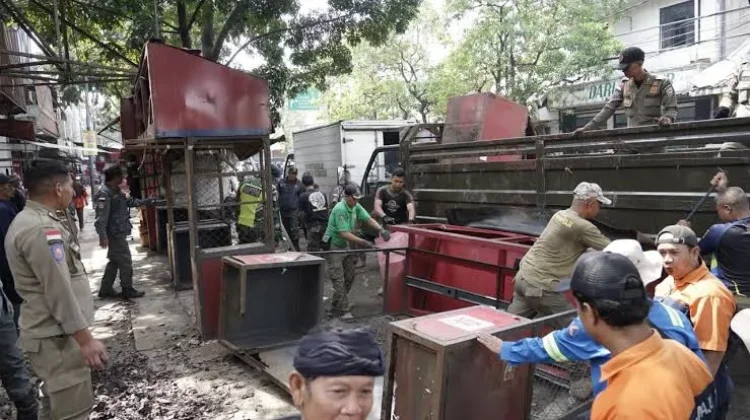 PKL Dipatiukur Tagih Janji Kompensasi, DPRD Jabar Surati Pemprov