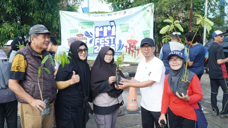 Semarak RRI Fest 2026, 100 Bibit Pohon Dibagikan Gratis Untuk Warga Bandung