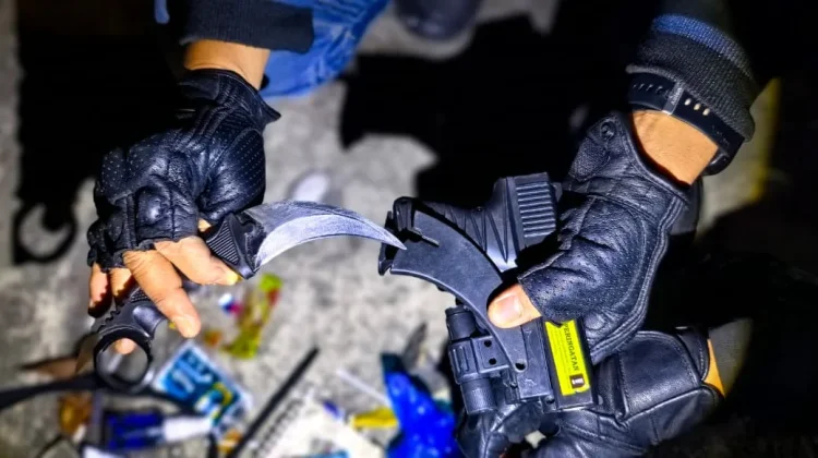 Gali Tanah dan Bawa Sajam di Antapani, Dua Pria Mencurigakan Ditangkap Polisi