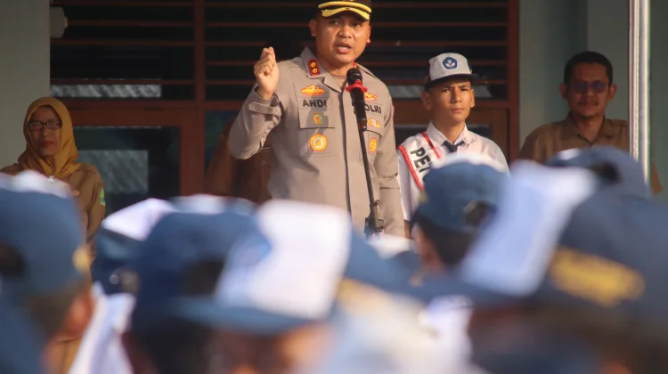 Kapolres Subang Tanamkan Disiplin dan Cegah Bahaya Narkoba di SMPN 6