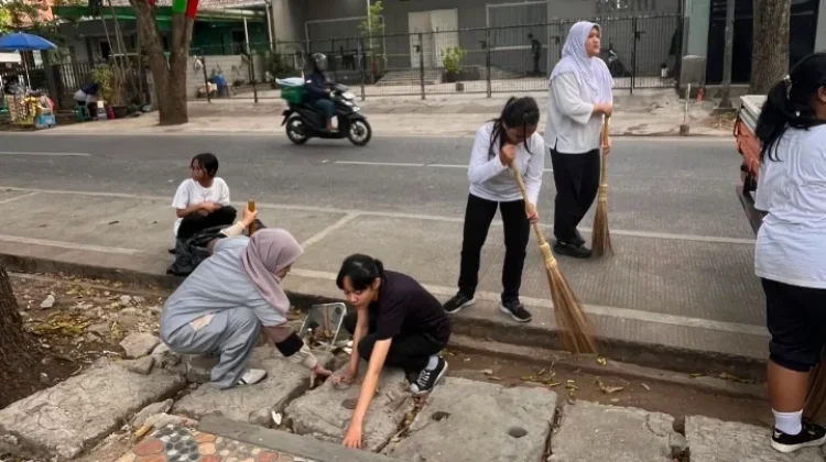 Sekolah di Jawa Barat Ikuti World Cleanup Day 2026, Libatkan 438 Ribu Peserta