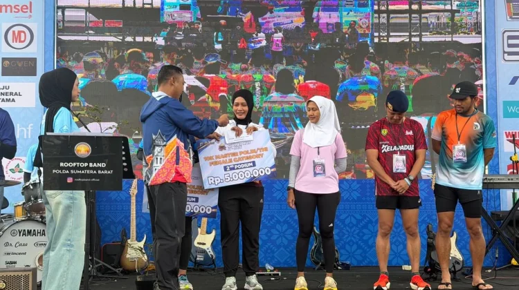 Aiptu Lia Personel Polda Jabar Raih Podium 1 Police Women Run 10K di Bukittinggi
