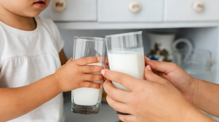 Anak Sering Minta Susu, Ini Kata Dokter
