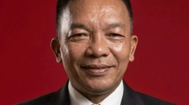 Priyayi Modern : Menyingkap Hantu Patrimonialisme di Balik Seragam