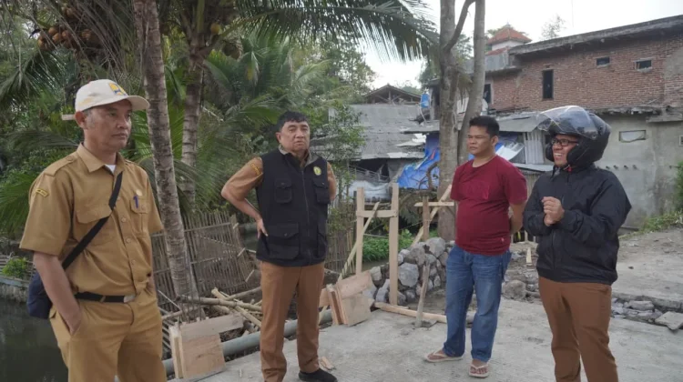 Bupati Sakur Minta Pembangunan Jembatan Cidarengdeng Tepat Waktu