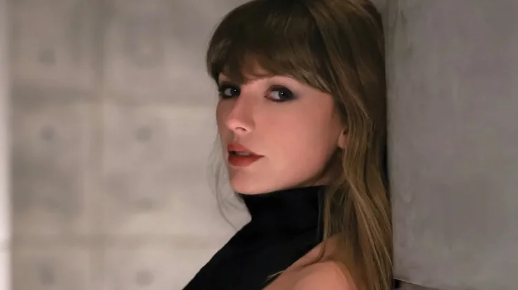 Taylor Swift Rilis Video Musik 'Patient Zero'