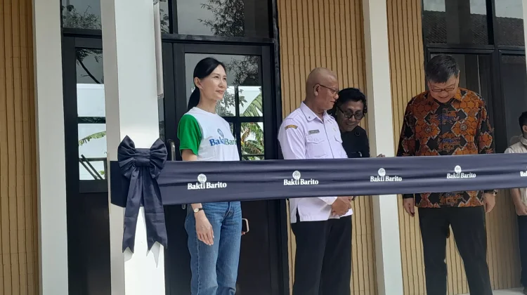 Bakti Barito Bangun Ruang Kelas Berbahan Baku Sampah Plastik