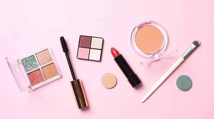 Kapan Makeup Harus Diganti? Kenali Tanda Produk Sudah Tidak Layak Dipakai