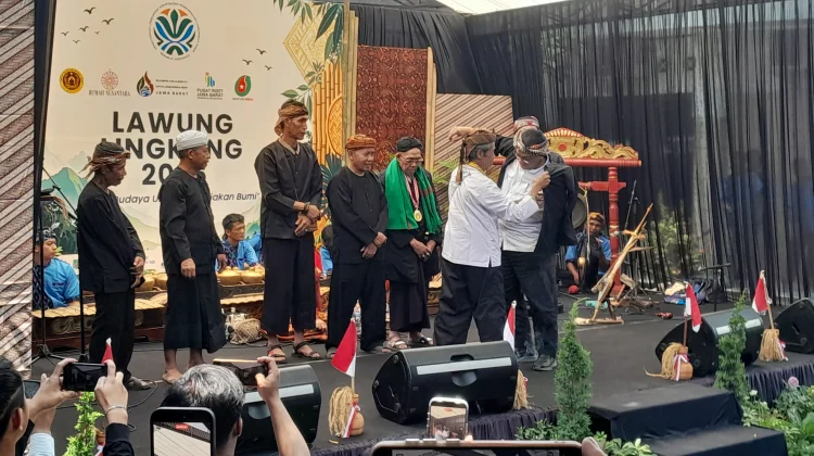 Lawung Lingkung,Menteri LH : Komunitas Adat Paling Paham Pelestarian Alam