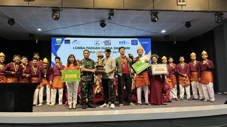 Puncak World Coconut Day ke-3, Puluhan Sekolah Tampil di Lomba Paduan Suara