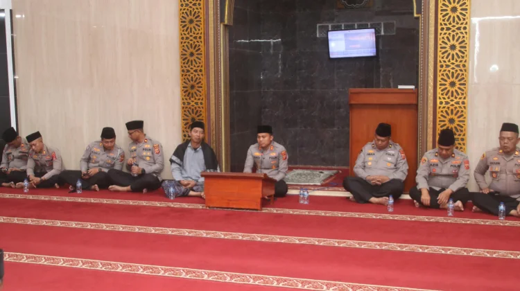 Bukan Sirine, Rasa Aman Warga Karanganyar Tumbuh Dari Subuhan Bareng Kapolres