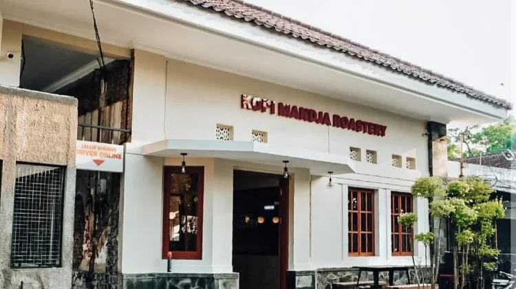Kopi Mandja Cibuni, Menikmati Kopi dalam Suasana Rumah Lama