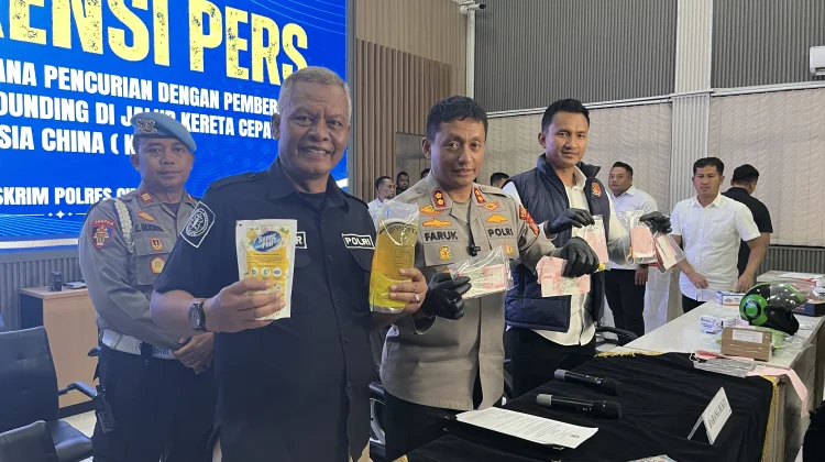 Pasutri di Cimahi Edarkan Uang Palsu Selama 4 Bulan, Raup Kembalian Uang Asli