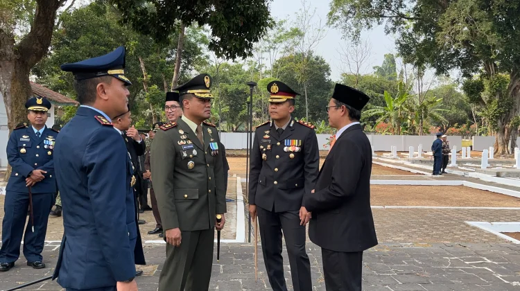 jelang HUT TNI, Kapolres Subang Tekankan Soliditas TNI/Polri di TMP Cidongkol