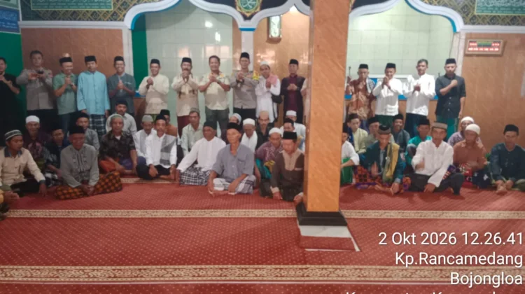 Kapolsek Jalan cagak Gaungkan "Jaga Rawat Jabar", lewat " Jumat Curhat "
