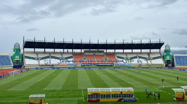 Stadion GBLA Dirawat, Tiga Laga Persib Oktober Digelar di Si Jalak Harupat