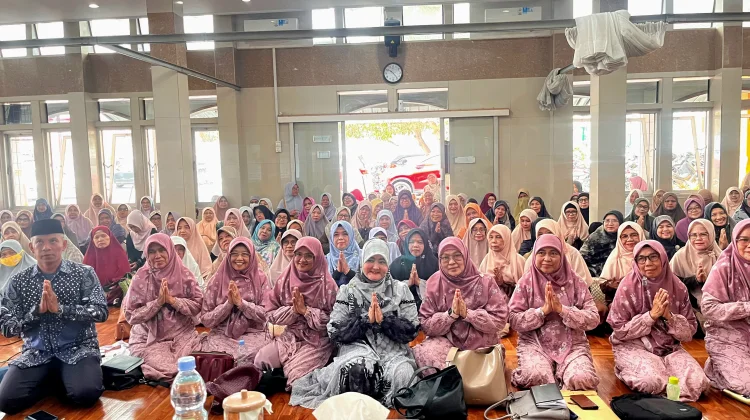 Putus Rantai Kekerasan, Istri Diky Candra Gencar Sosialisasi Melalui Pengajian
