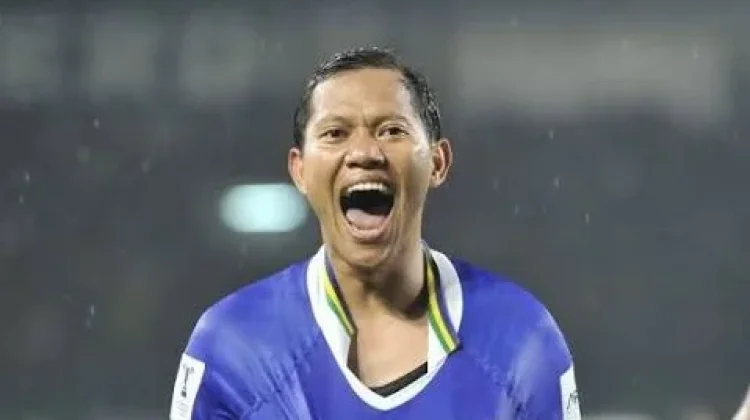 Adam Alis Bidik Tiga Poin Persib di Kandang Port FC