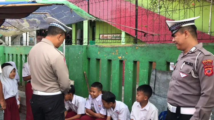 Siswa SD di Garut Jadi Sasaran Edukasi Keselamatan Berlalu Lintas