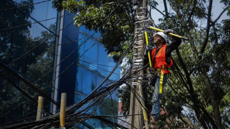 Penataan Kabel Udara di Bandung Capai 63 Ruas Jalan