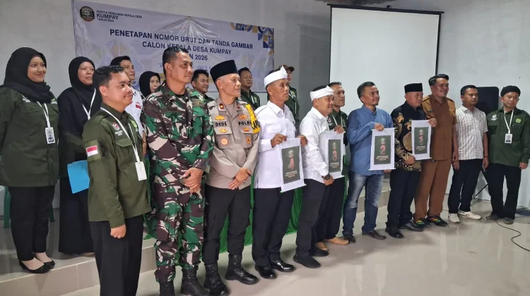 Pastikan Kondusif, Kapolsek Jalancagak Kawal Pengundian Nomor Urut Cakades