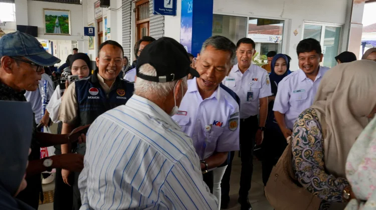 KAI juga Dishub Sumbar Sapa dan Apresiasi Pelanggan