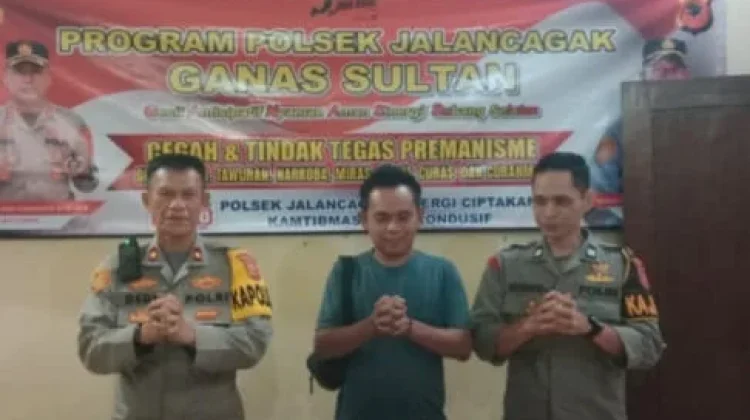 Polsek Jalancagak Tindak Tegas Penjual Miras, Sita 45 Botol Miras tanpa ...