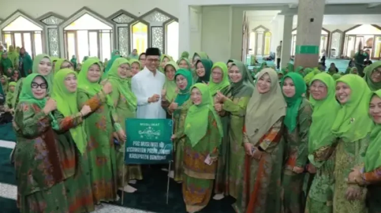 Bupati Bandung Berharap Muslimat Jadi Penggerak Program Pembangunan