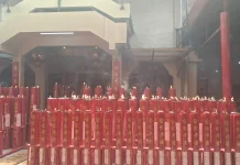 Perayaan Imlek, Umat Tionghoa Panjatkan Doa di Tahun Kuda Api