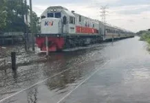 Banjir di Grobogan, Kereta Api Bandung Putar Jalur