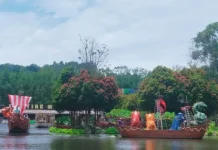 Barongsai Berlayar Meriahkan Libur Imlek Lembang