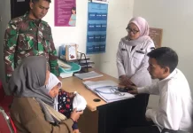 Satgas TMMD Dampingi Layanan Kesehatan di Cipelah