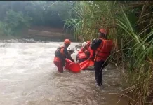 Tim SAR Temukan Korban Terbawa Arus Sungai Cimanuk